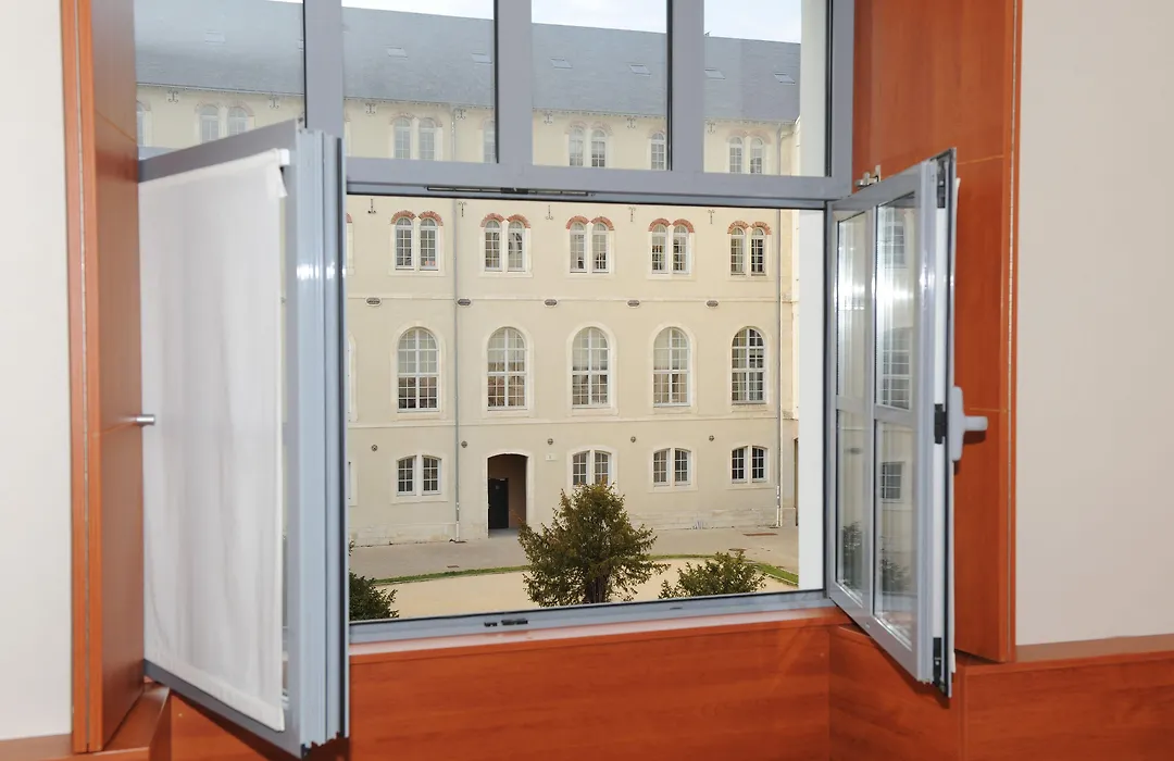 Best Western Plus Hôtel Colbert-1